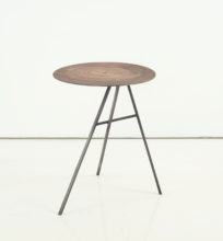 tripode side table