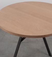 Tripode dining table
